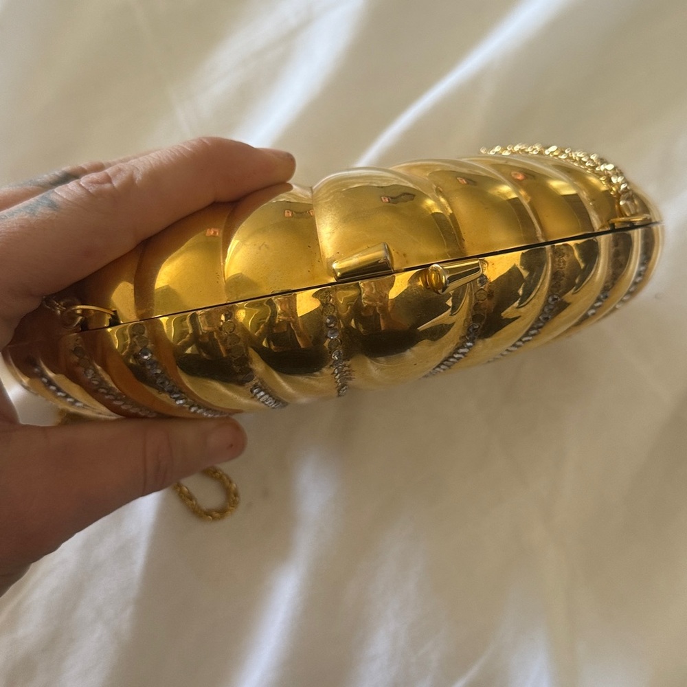 Clam Purse - Picture 4 of 4